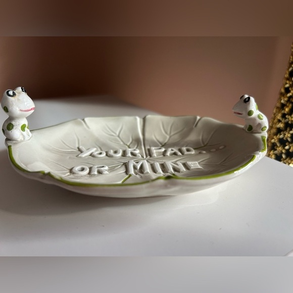 Kitschy Frog Lilypad Trinket Soap Dish Vintage Enesco 1977 - Picture 2 of 4